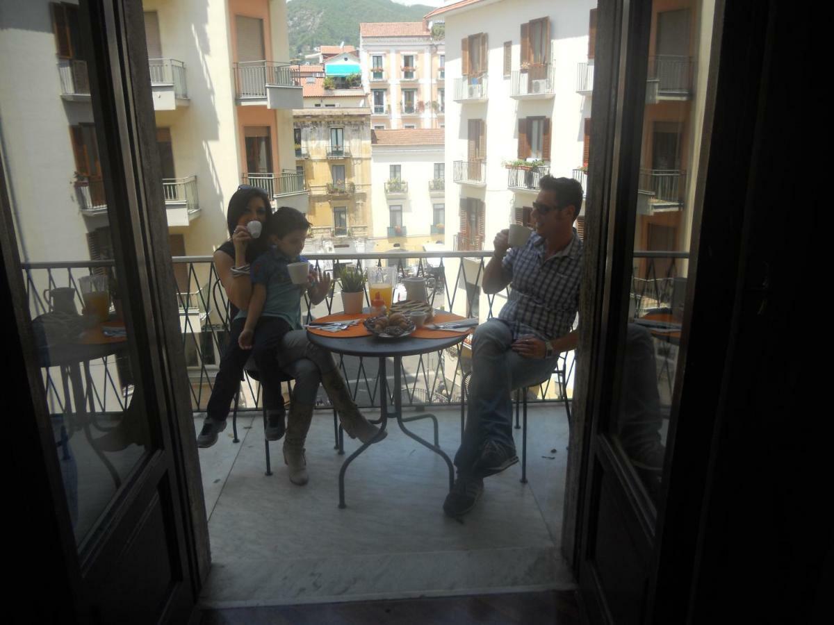 Velia Apartment *