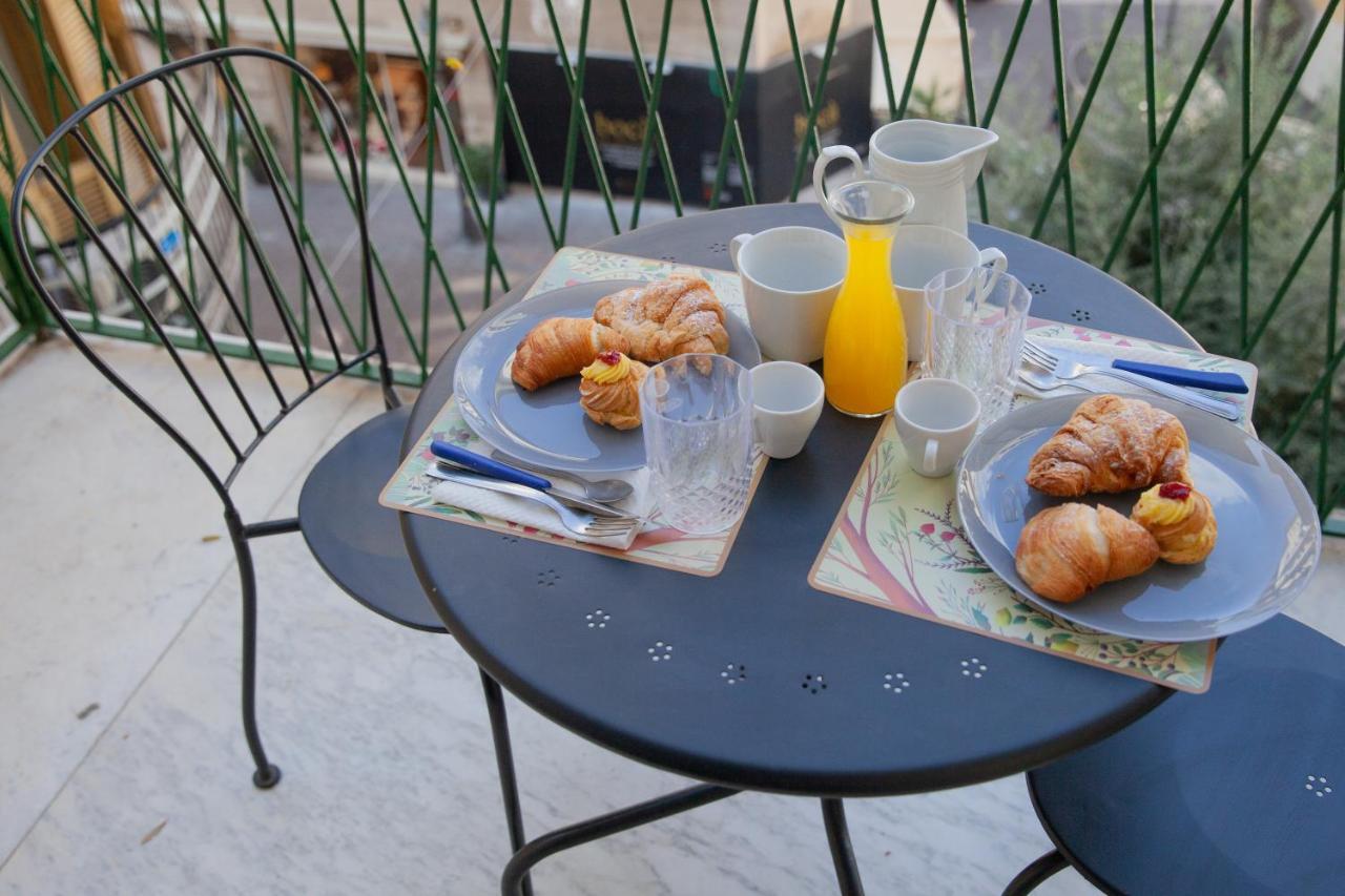 Velia Apartment *